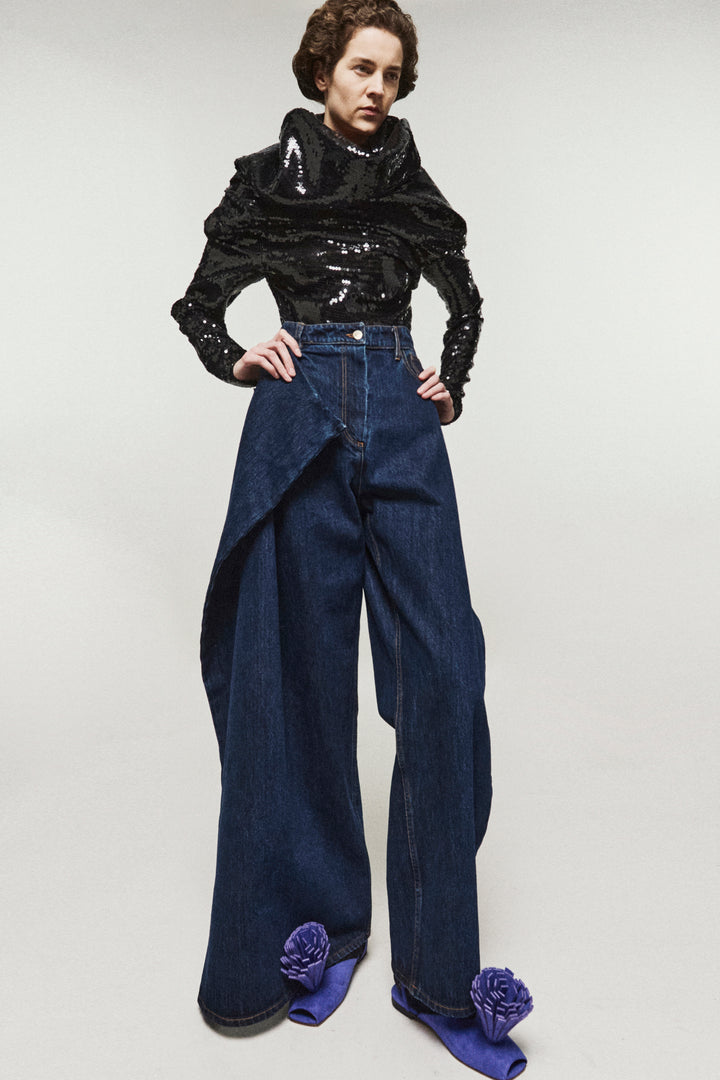 Asymmetric Voluminous Jeans With Pleats Classic Blue Wash