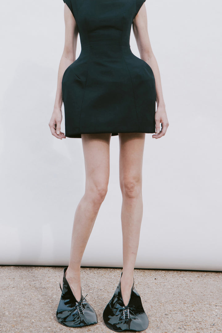 Closed Neckline Sculpted Swan Dress Black