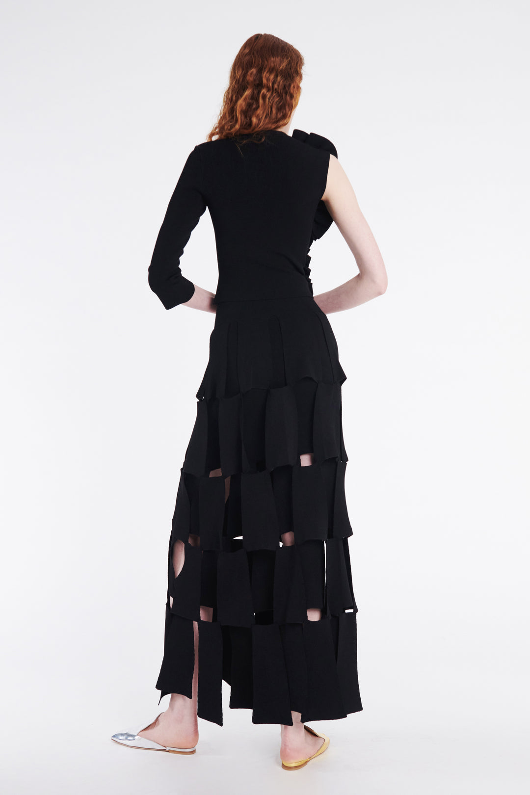 Knitted Fitted Top With Ruffle Black