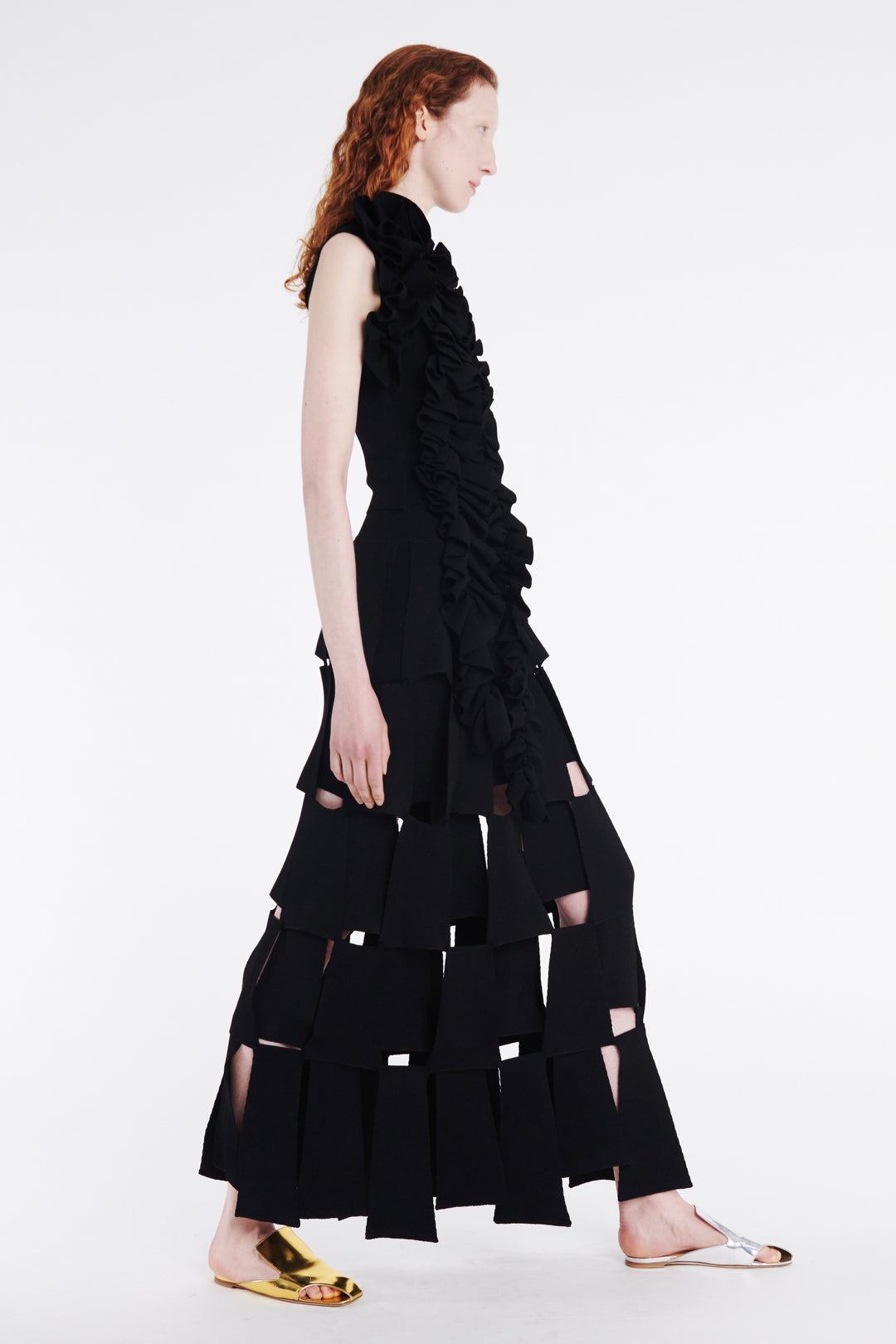 Knitted Fitted Top With Ruffle Black