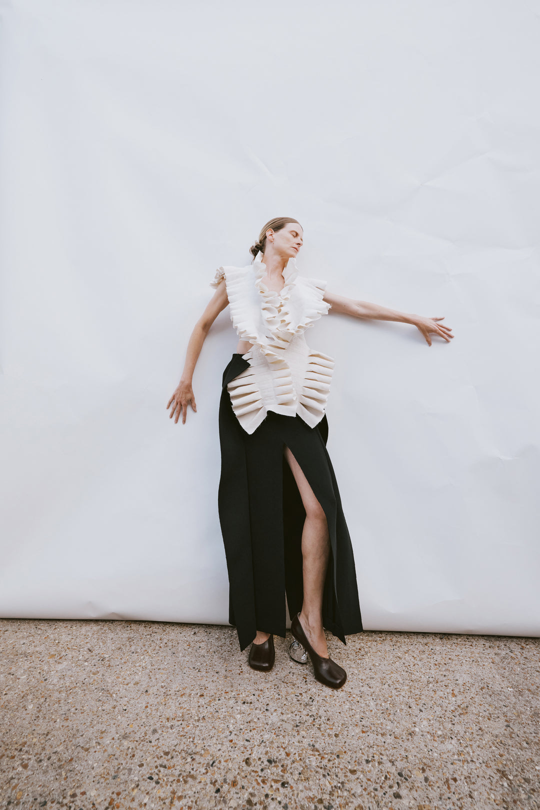 Vesper Shoes With Swan Heel Brown Silver Gold