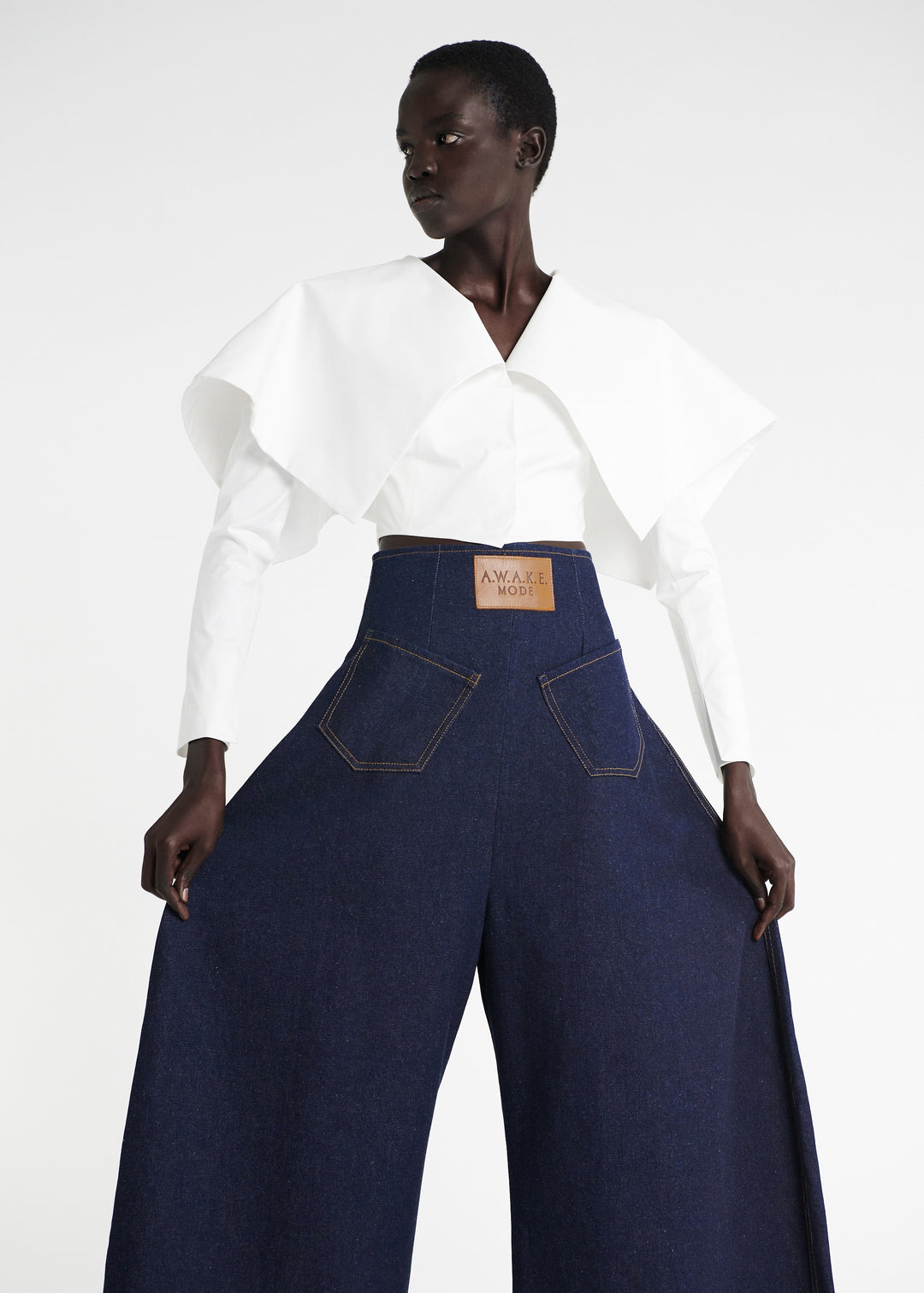 Rounded Back To Front Jeans Indigo Rinse Wash