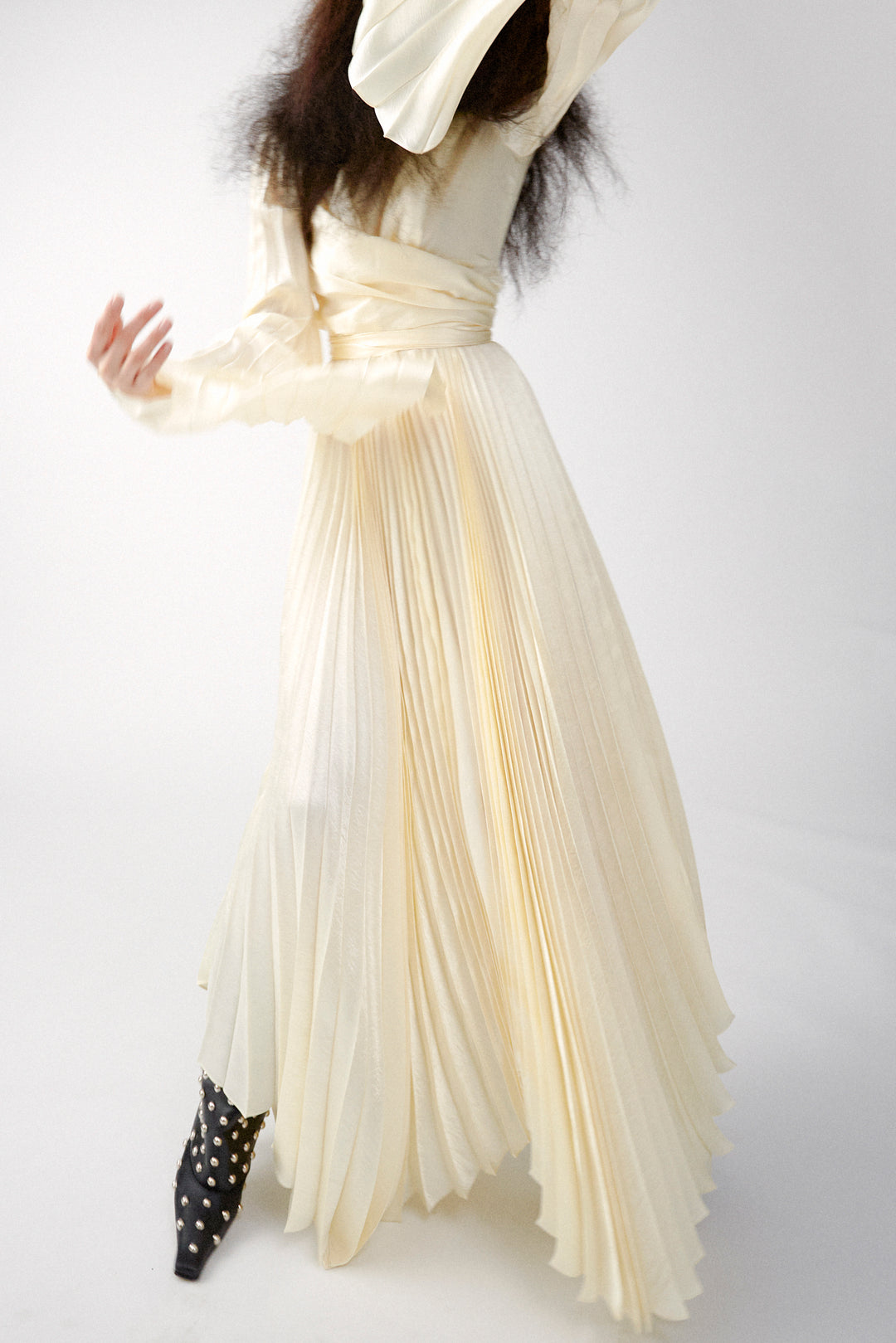 Wrap Around Maxi Dress With Pleated Skirt And Sleeves Ivory