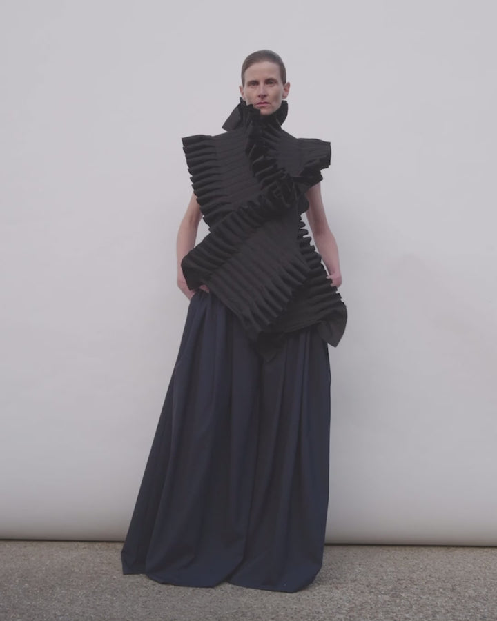 Structural Top Black