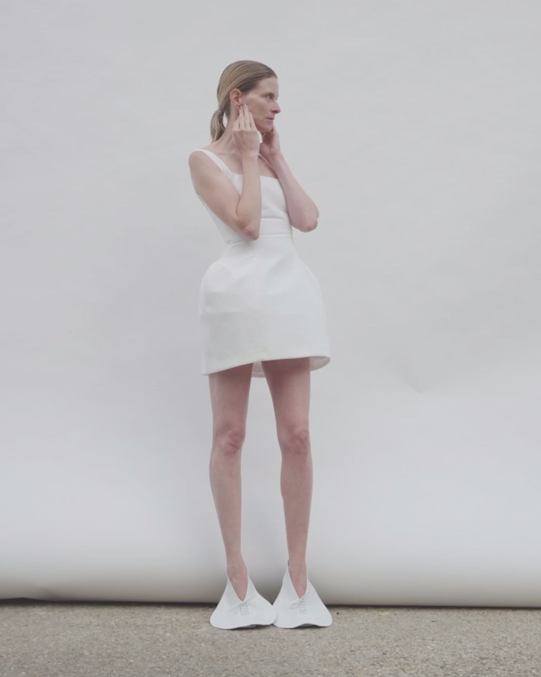 Opened Neckline Sculpted Swan Dress White